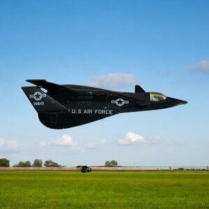 ERTL Diecast‎ Metal F-19 Stealth U.S. Air Force Fighter Jet Model